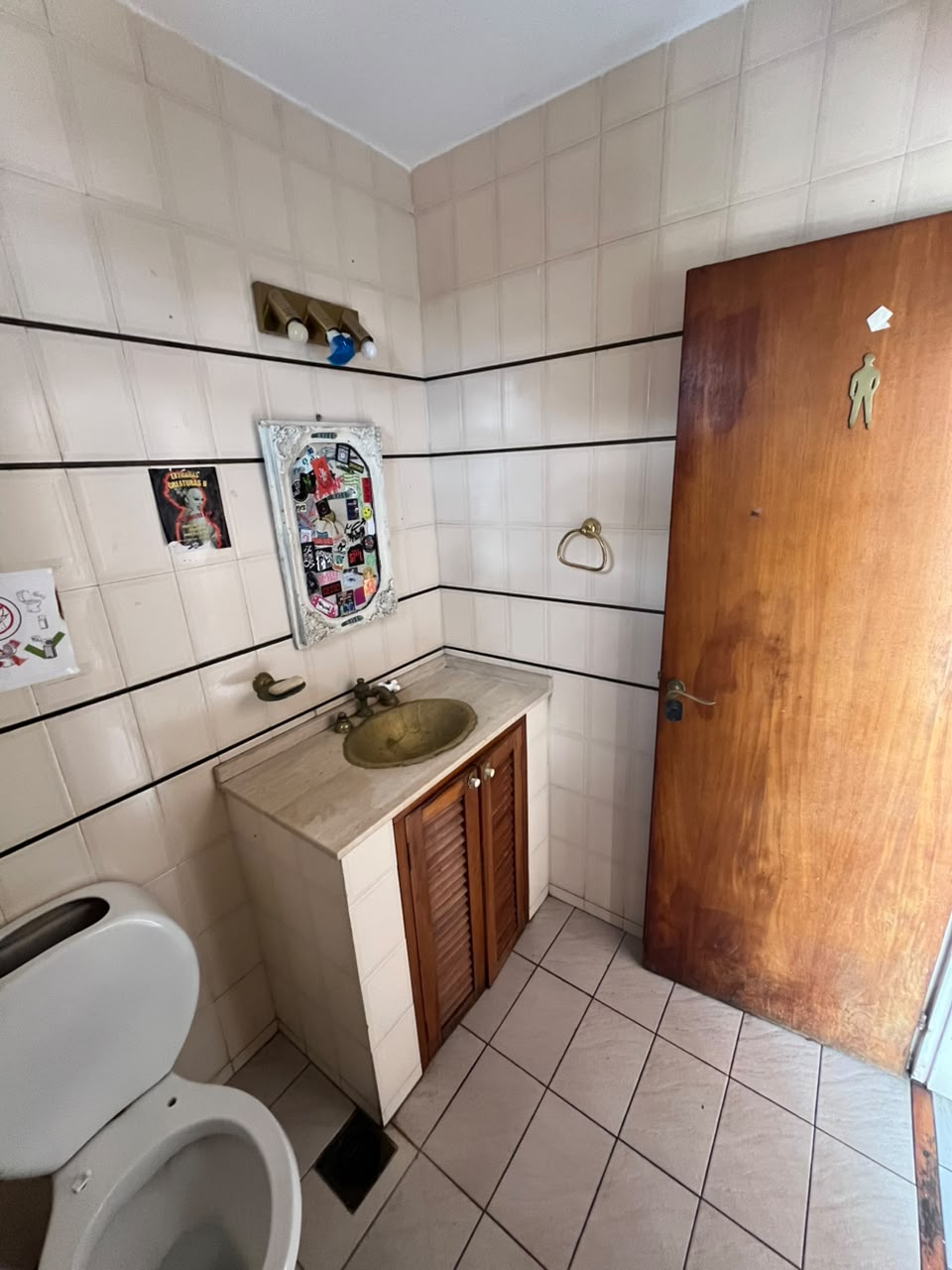 Imagen de la propiedad INMUEBLE CÉNTRICO EN VENTA – IDEAL PARA USO COMERCIAL O PROFESIONAL