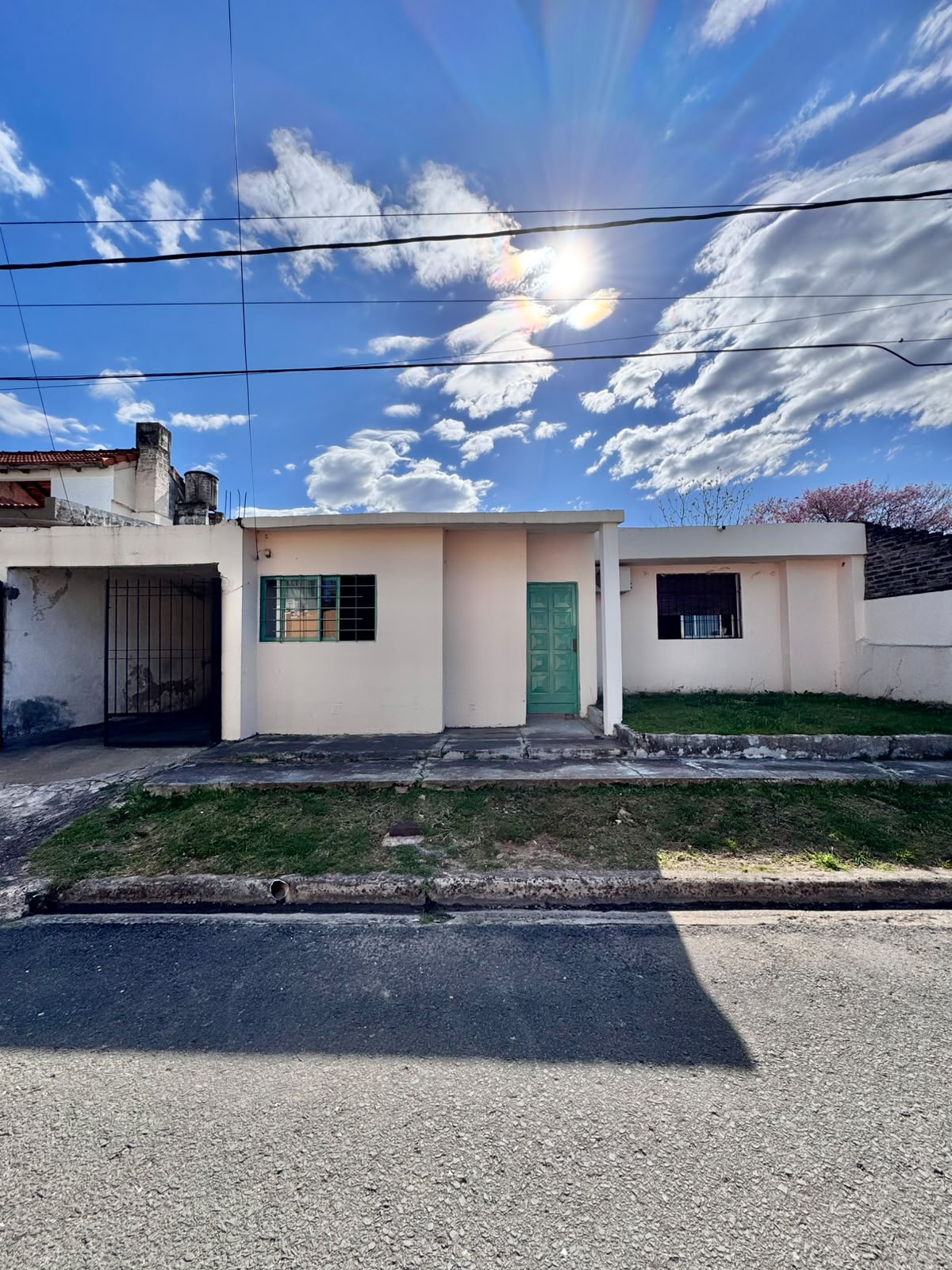 Imagen de la propiedad CASA EN VENTA – LAGUNA DE LOS BERROS | BARRIO PARACAO