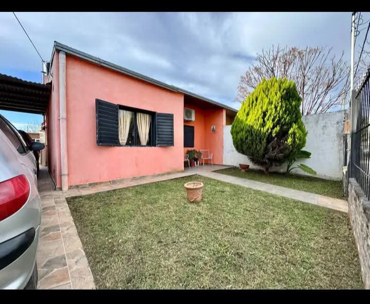 Imagen de la propiedad CASA EN VENTA CON PISCINA Y QUINCHO – COLONIA AVELLANEDA