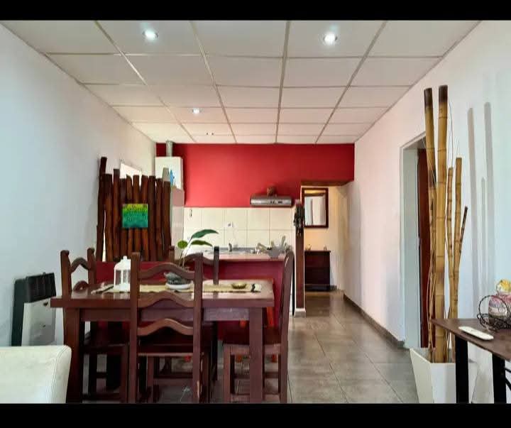 Imagen de la propiedad CASA EN VENTA CON PISCINA Y QUINCHO – COLONIA AVELLANEDA