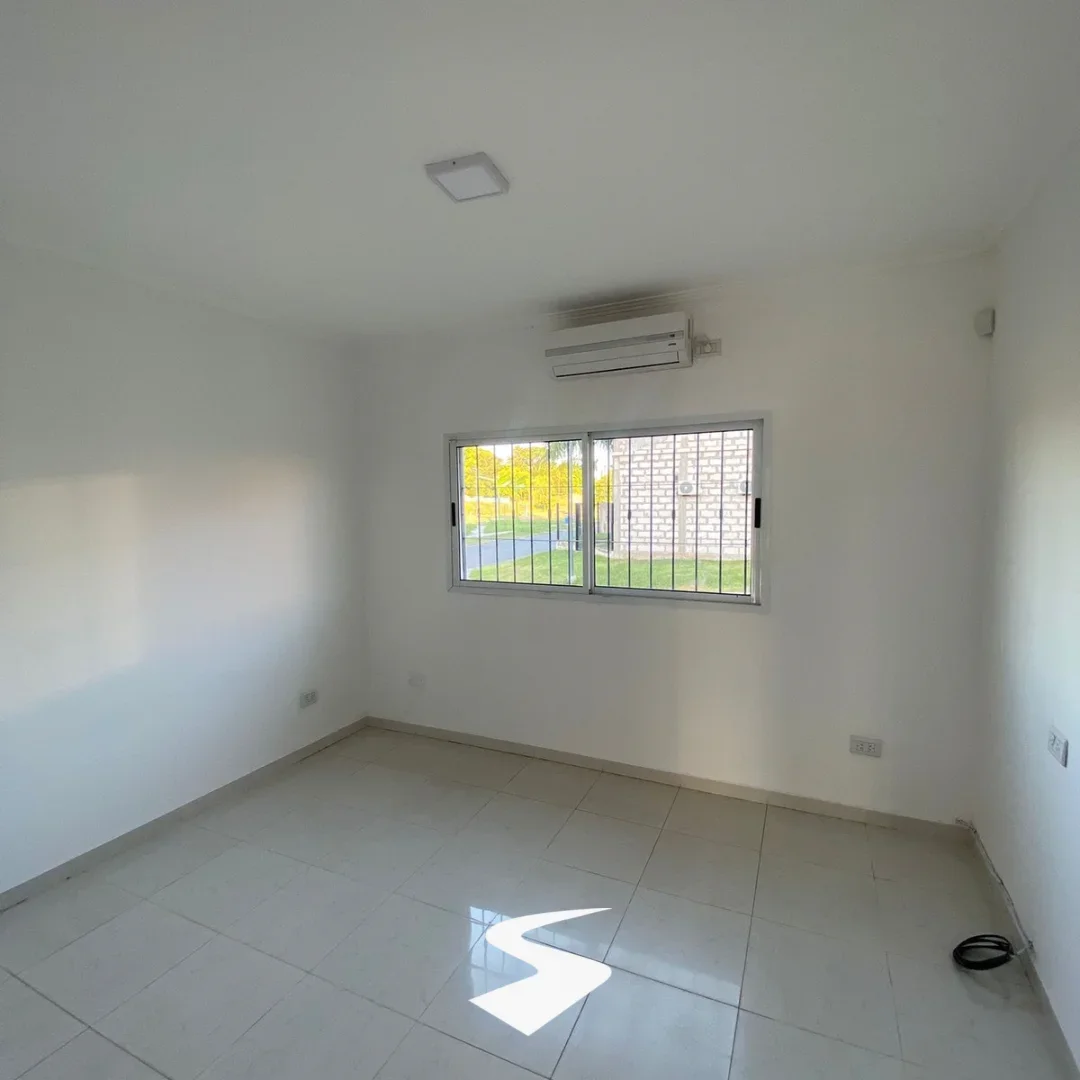 Imagen de la propiedad CASA EN VENTA (APTA CREDITO)