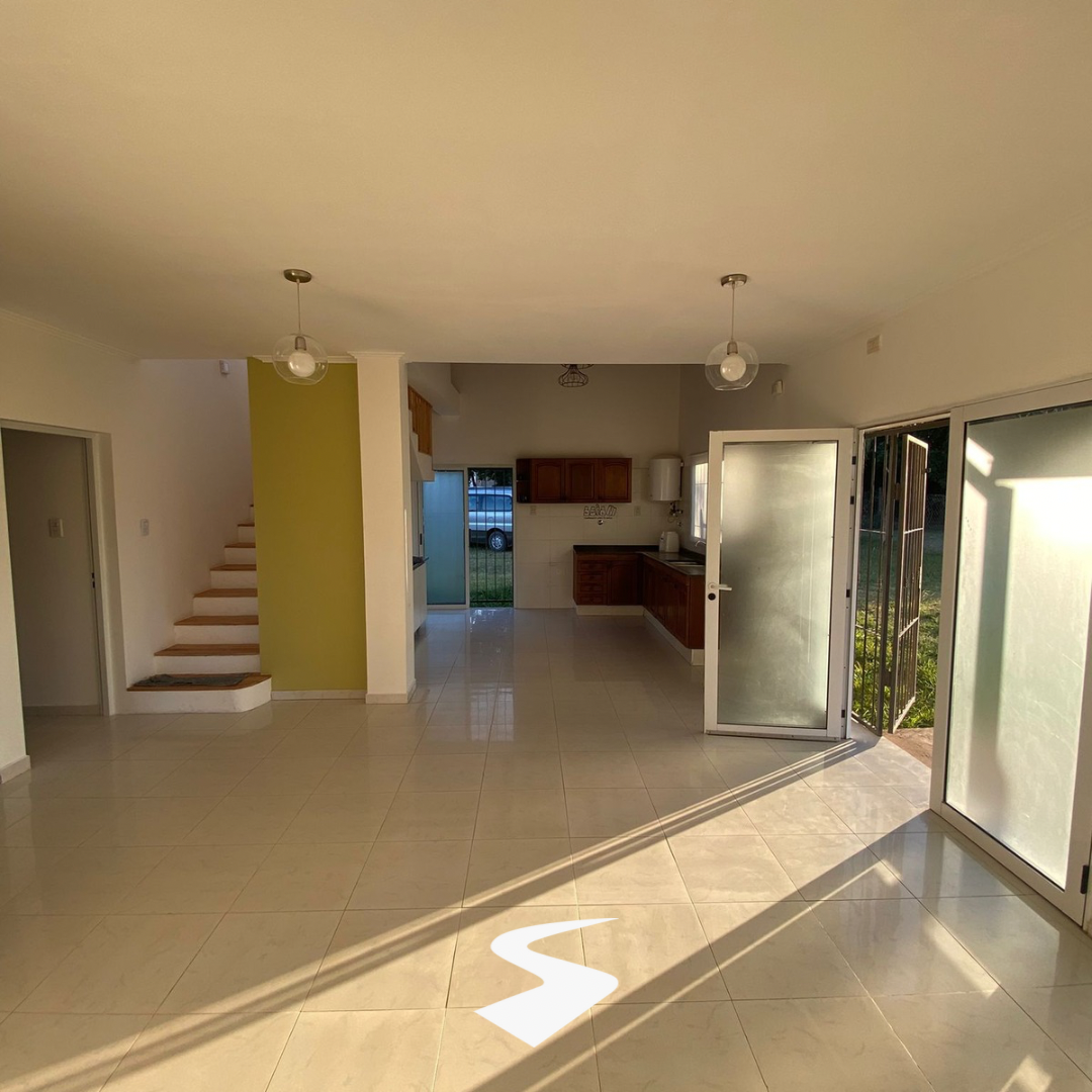 Imagen de la propiedad CASA EN VENTA (APTA CREDITO)