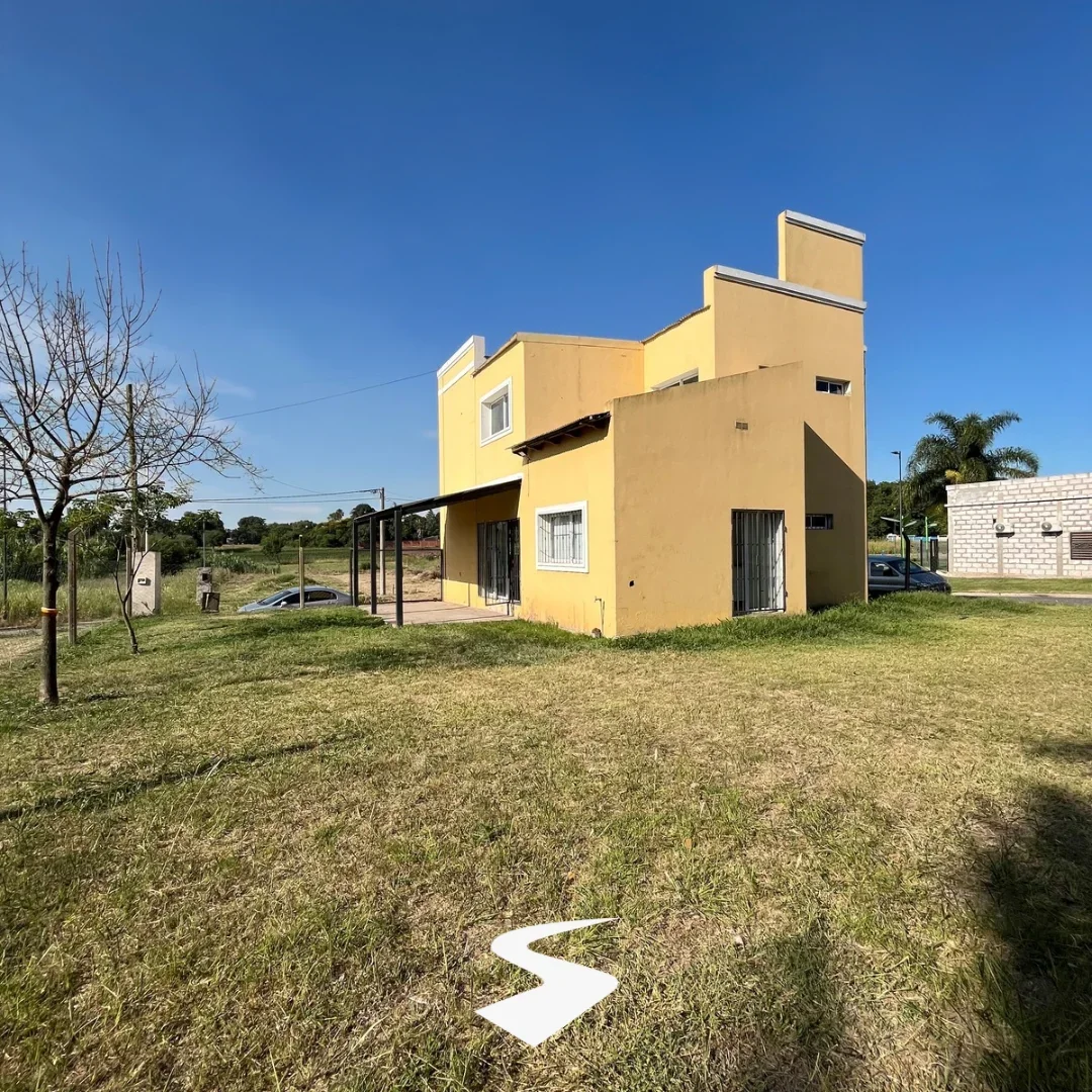 Imagen de la propiedad CASA EN VENTA (APTA CREDITO)