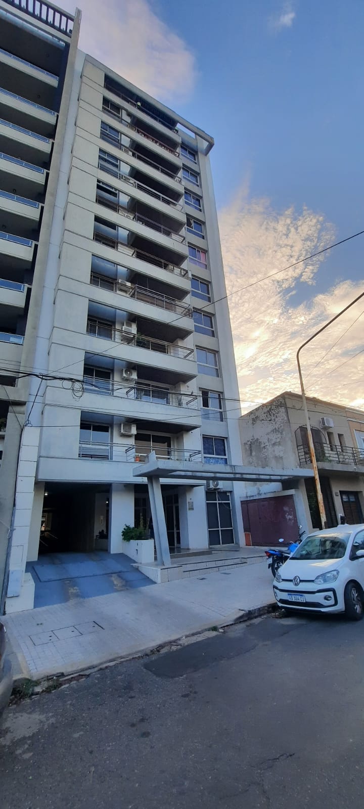 Imagen de la propiedad COCHERA EN VENTA (CENTRO/PARQUE)