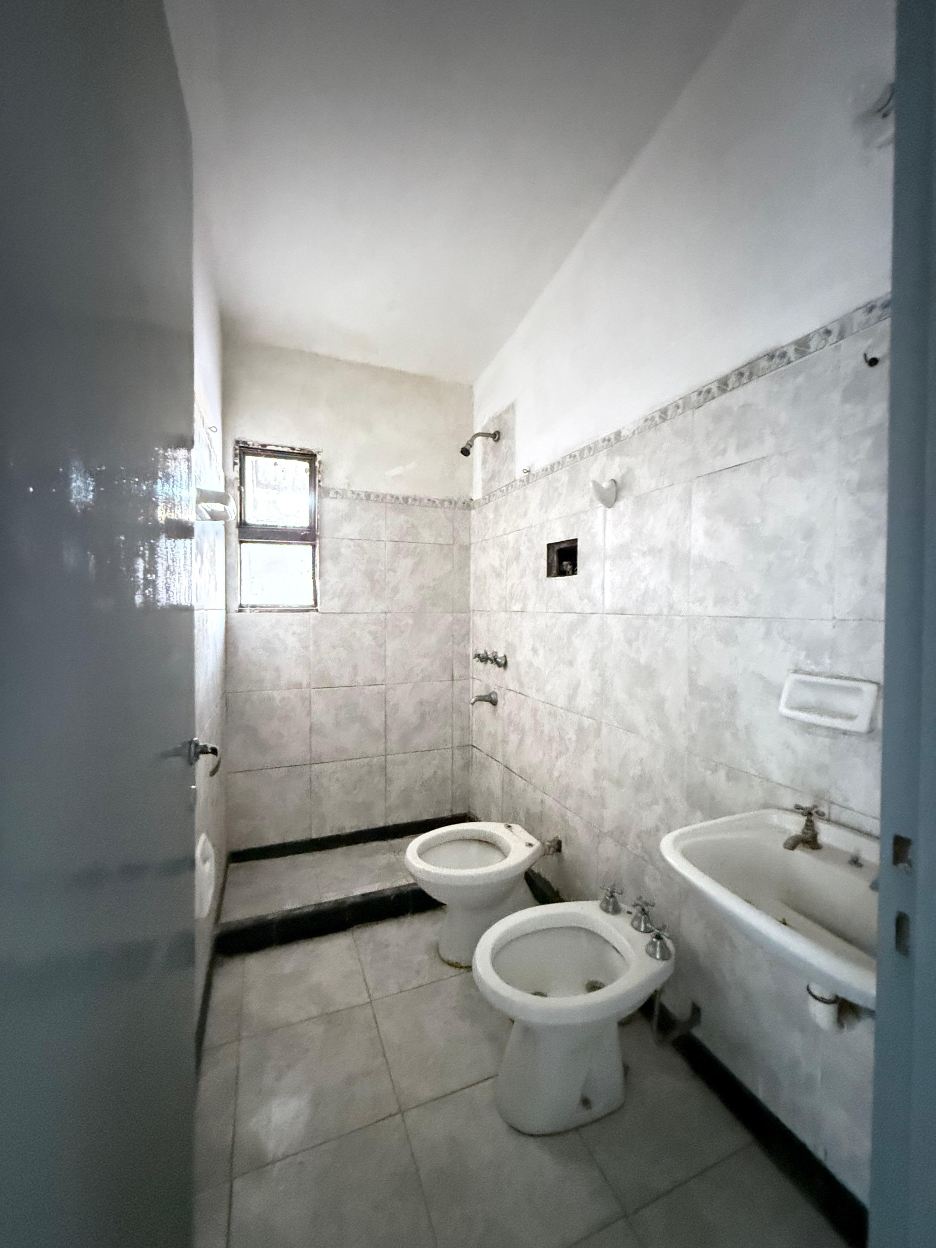Imagen de la propiedad CASA EN VENTA - DEL TANGO