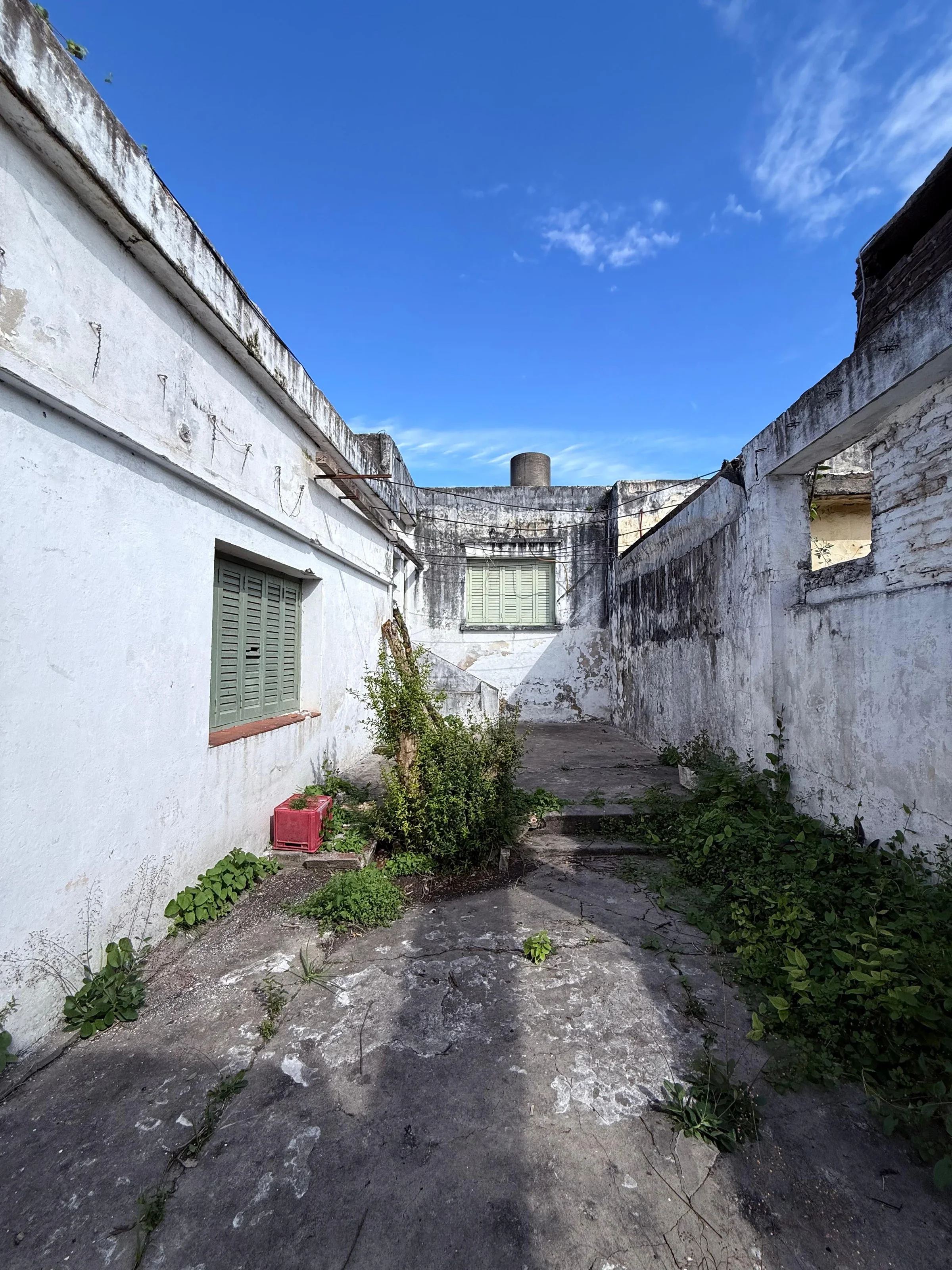 Imagen de la propiedad CASA CON DOBLE ACCESO + GALPON A LA VENTA