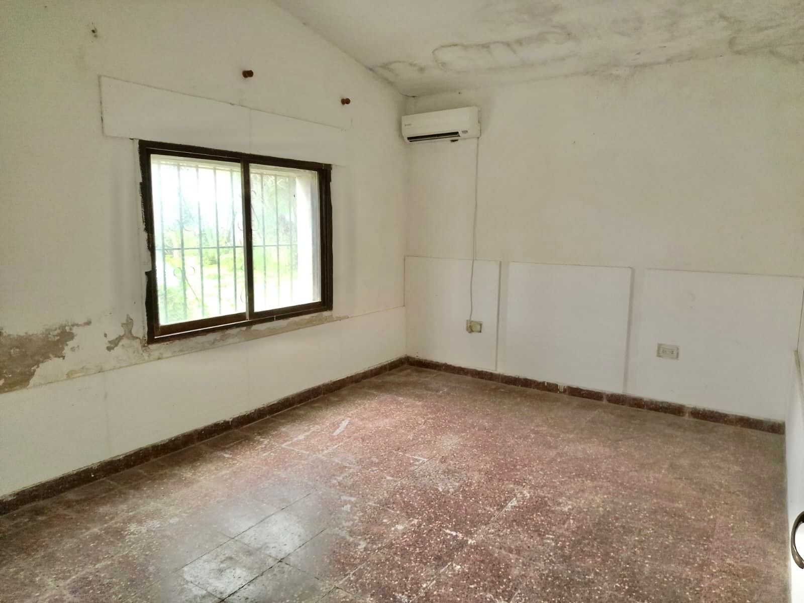 Imagen de la propiedad CASA A RECICLAR + LOTE EN VENTA - SAN BENITO