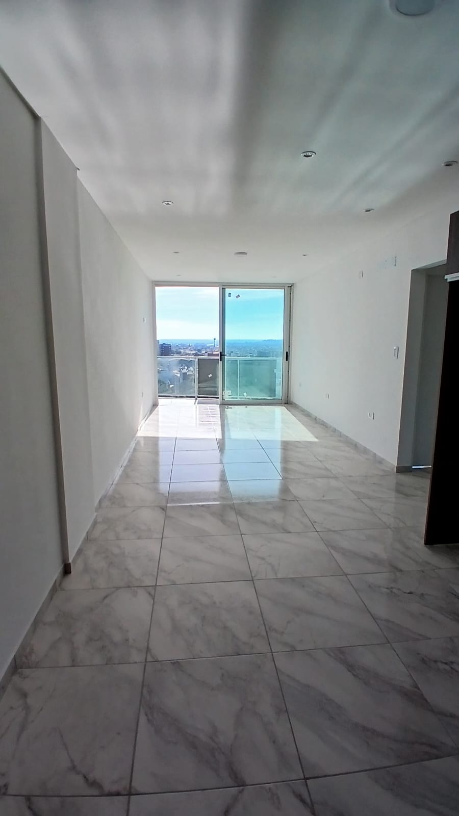 Imagen de la propiedad DEPARTAMENTO SEMIPISO A ESTRENAR EN VENTA – ALEM 