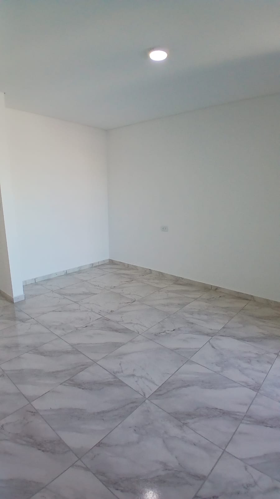Imagen de la propiedad DEPARTAMENTO SEMIPISO A ESTRENAR EN VENTA – ALEM