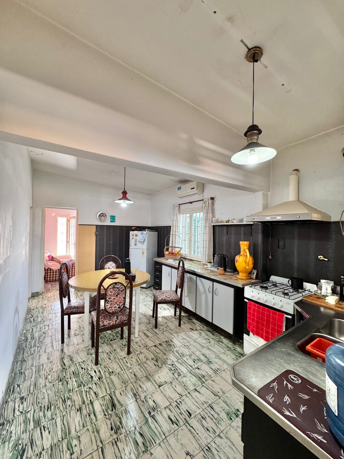 Imagen de la propiedad CASA EN VENTA - AV. ZANNI