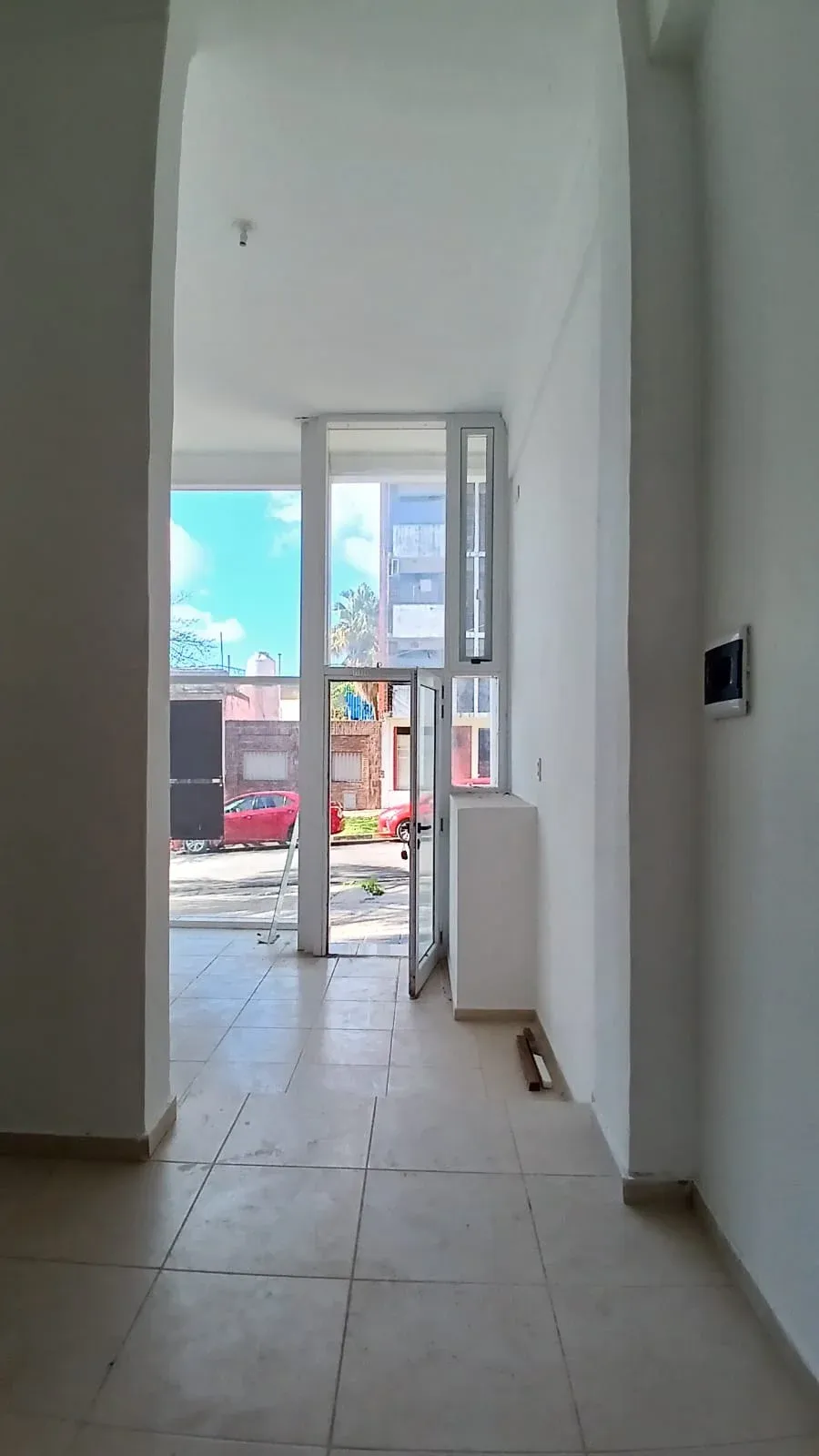 Imagen de la propiedad  LOCAL COMERCIAL + COCHERA EN VENTA