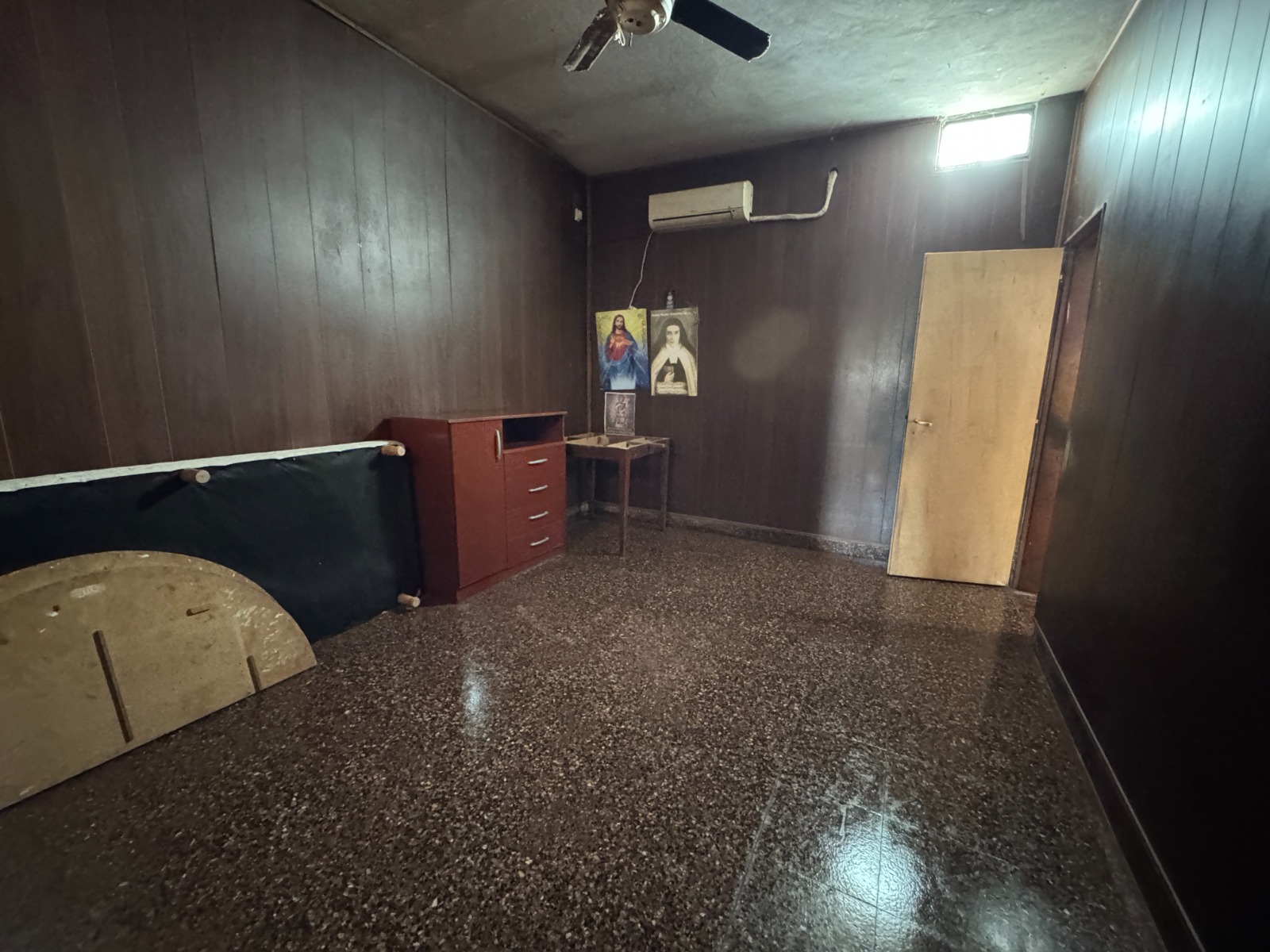 Imagen de la propiedad CASA A REFACCIONAR - 2 DORMITORIOS CON COCHERA