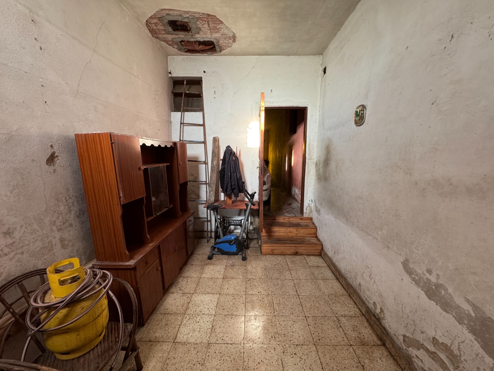 Imagen de la propiedad CASA A REFACCIONAR - 2 DORMITORIOS CON COCHERA