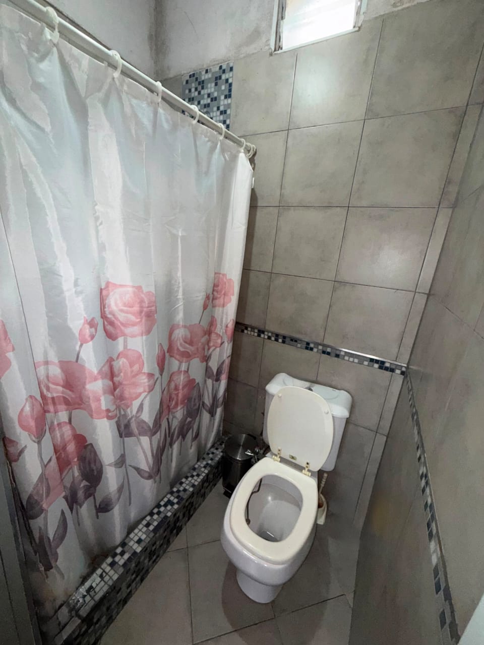 Imagen de la propiedad CASA 3 DORMITORIOS EN VENTA (APTA CREDITO)