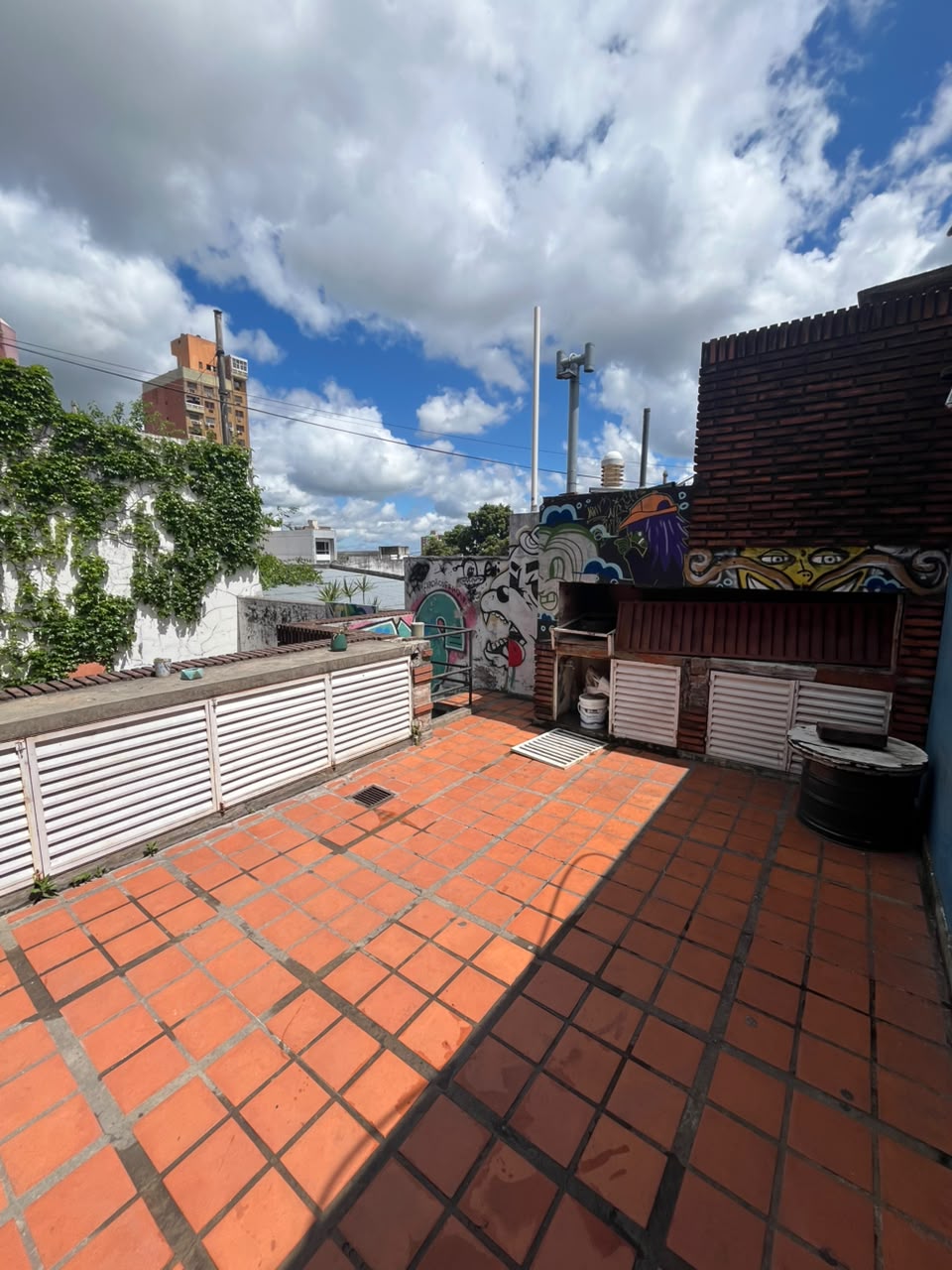 Imagen de la propiedad INMUEBLE CÉNTRICO EN VENTA – IDEAL PARA USO COMERCIAL O PROFESIONAL