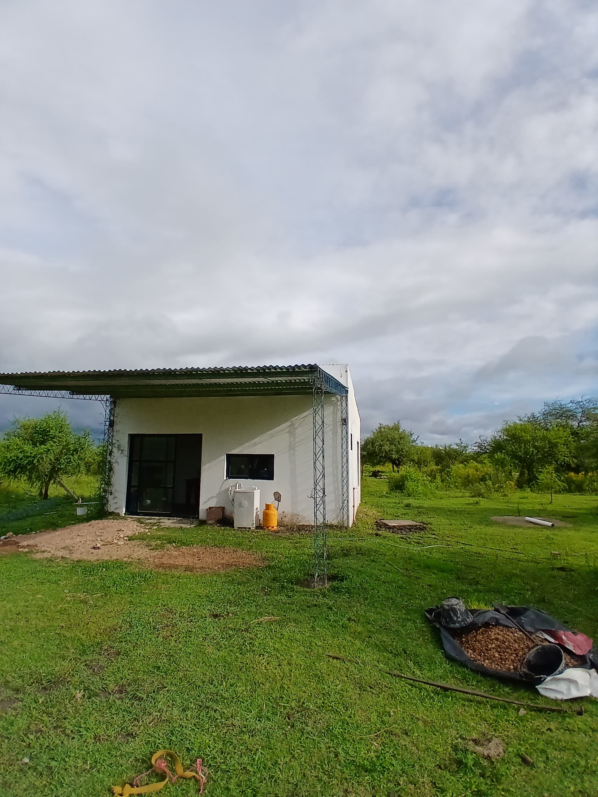 Imagen de la propiedad CASA + 1,5 HECTÁREAS EN VENTA | CONSCRIPTO BERNARDI